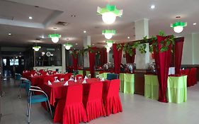 Oyo 742 Mona Plaza Hotel